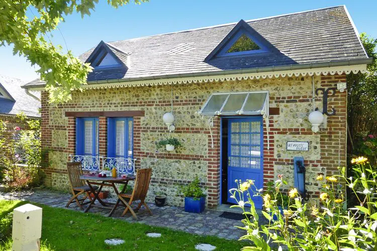 Mignonne petite maison avec petit jardin au Cap d'Antifer en Normandie